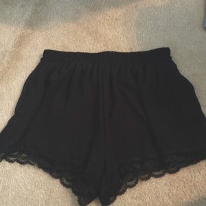 Flowy lace black shorts size L